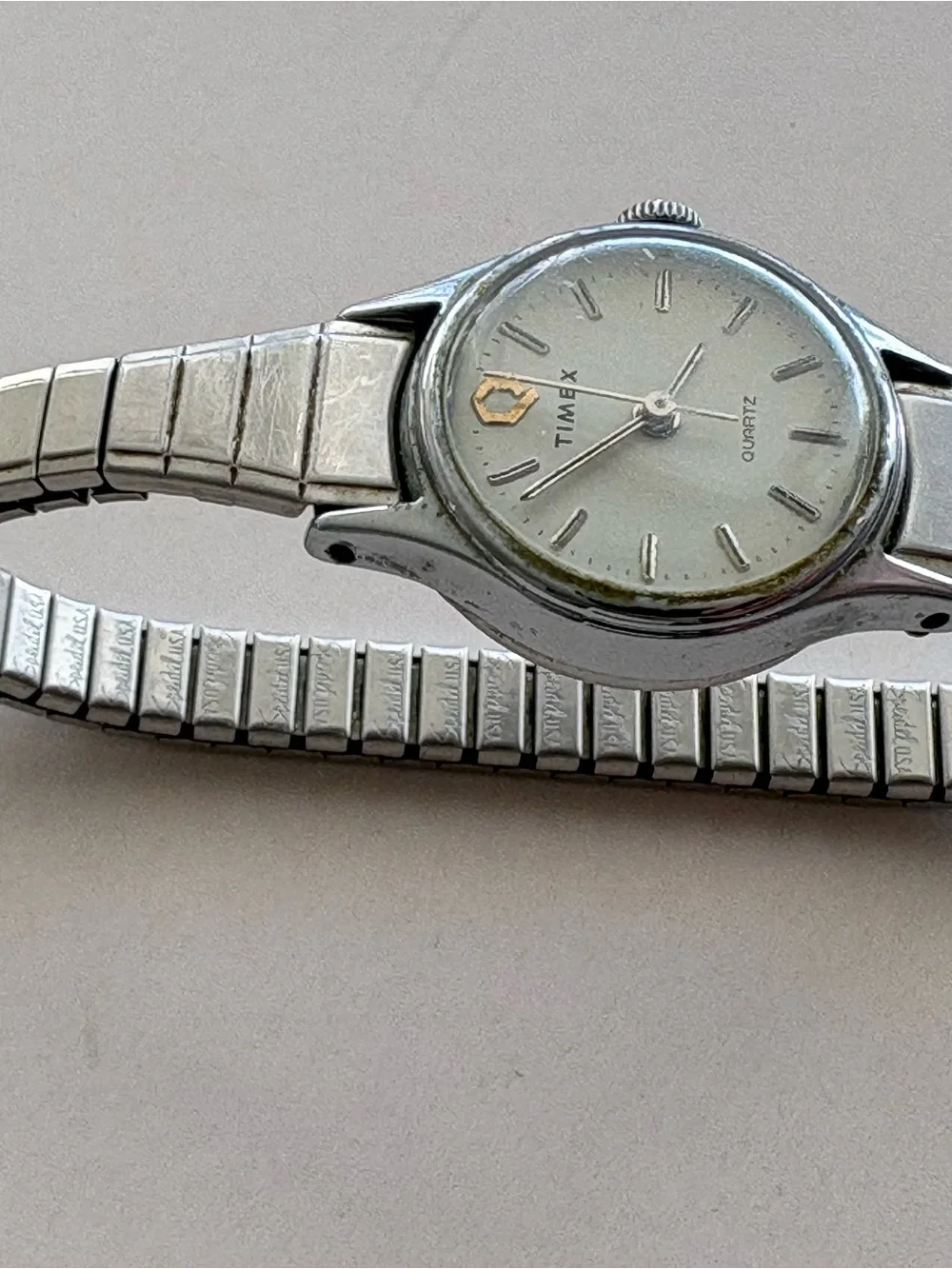 Vintage Women’s Timex Silver Tone bracelet Watch
